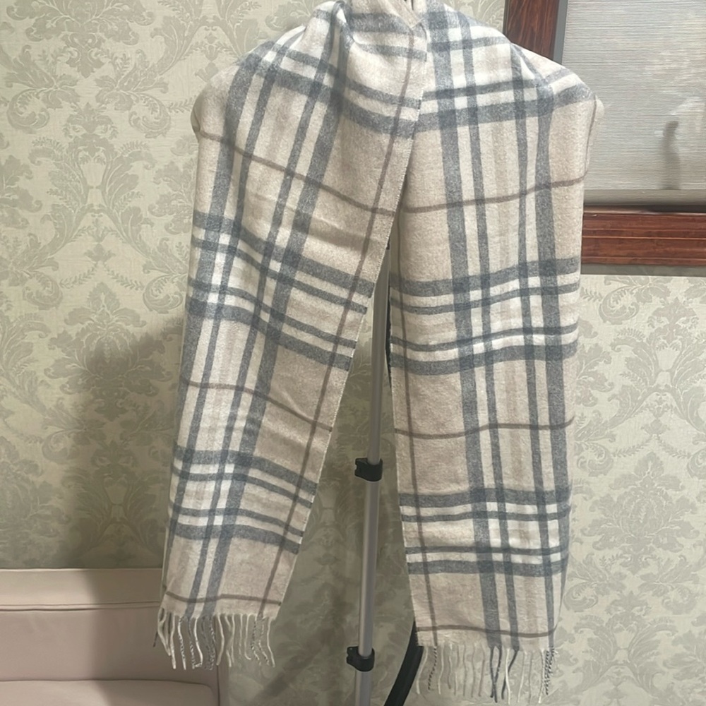 Cashmere scarf